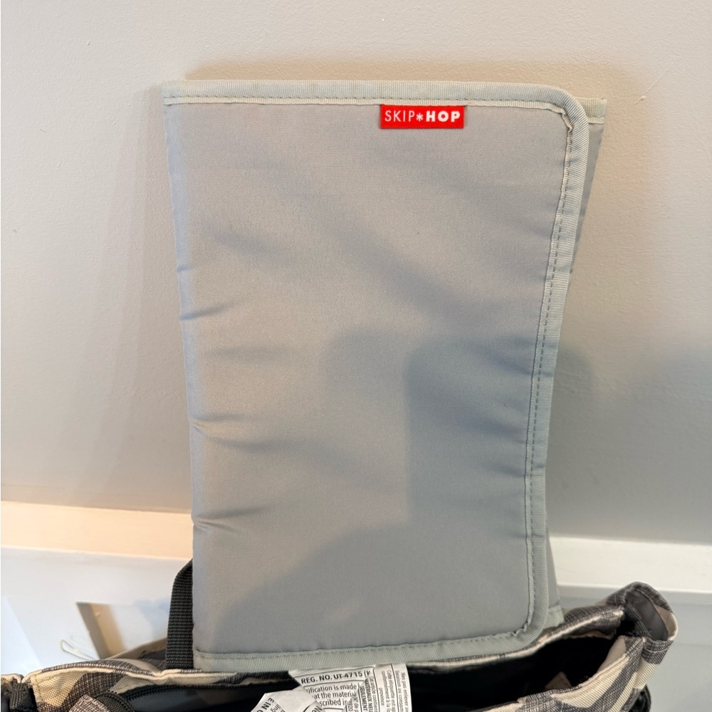 Sold‎ - Picture 3 of 4